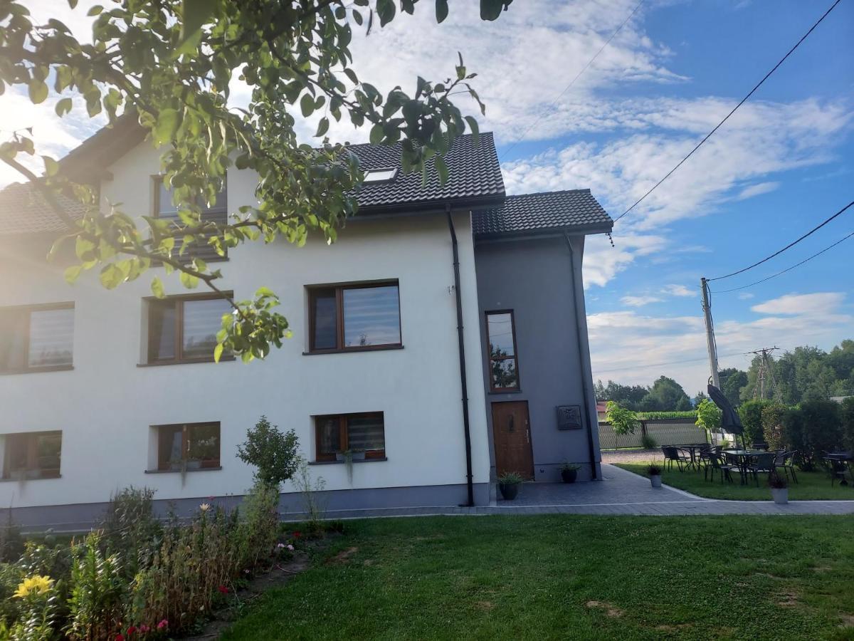 Apartamenty Happy House Zator Exterior photo